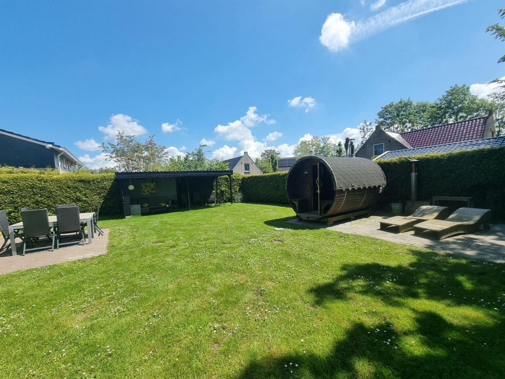 'T Wad Villa Tzummarum Exterior photo